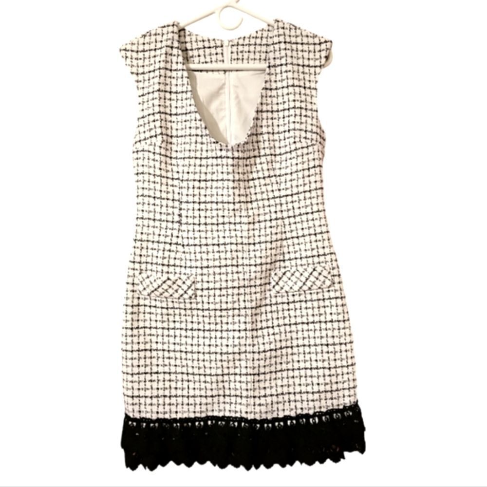 Amanda UpRichard White Tweed Mini Dress with Black Lace Trim Size Medium‎